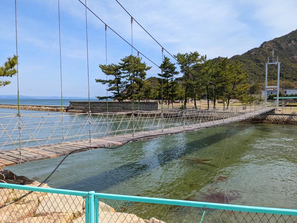 小部キャンプ場シマアソビの吊り橋