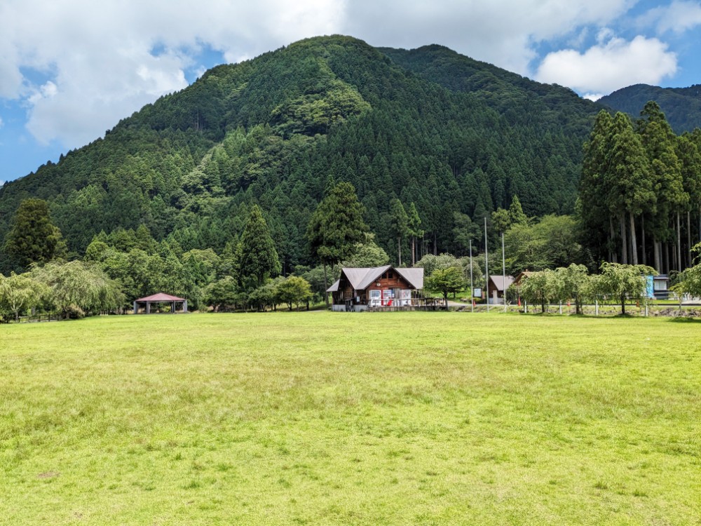 たけくらべ広場(福井県坂井市)の川側フリーサイト