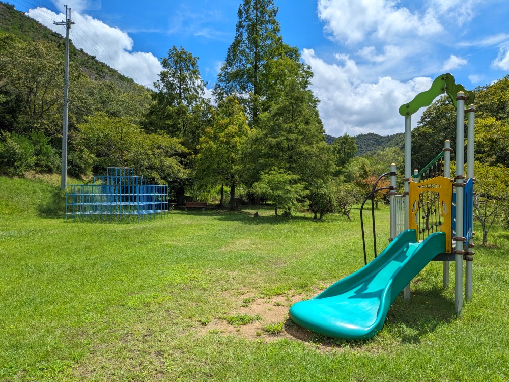 古法華自然公園キャンプ場の遊具