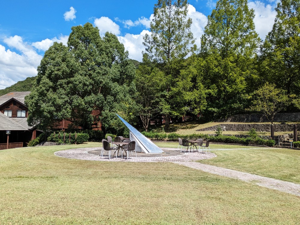 日時計の丘公園オートキャンプ場(兵庫県西脇市)の時の広場