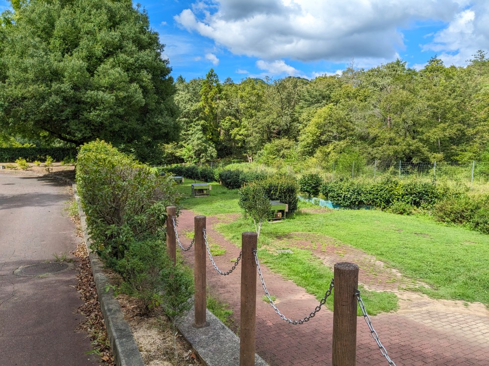 日時計の丘公園オートキャンプ場の川よこサイト