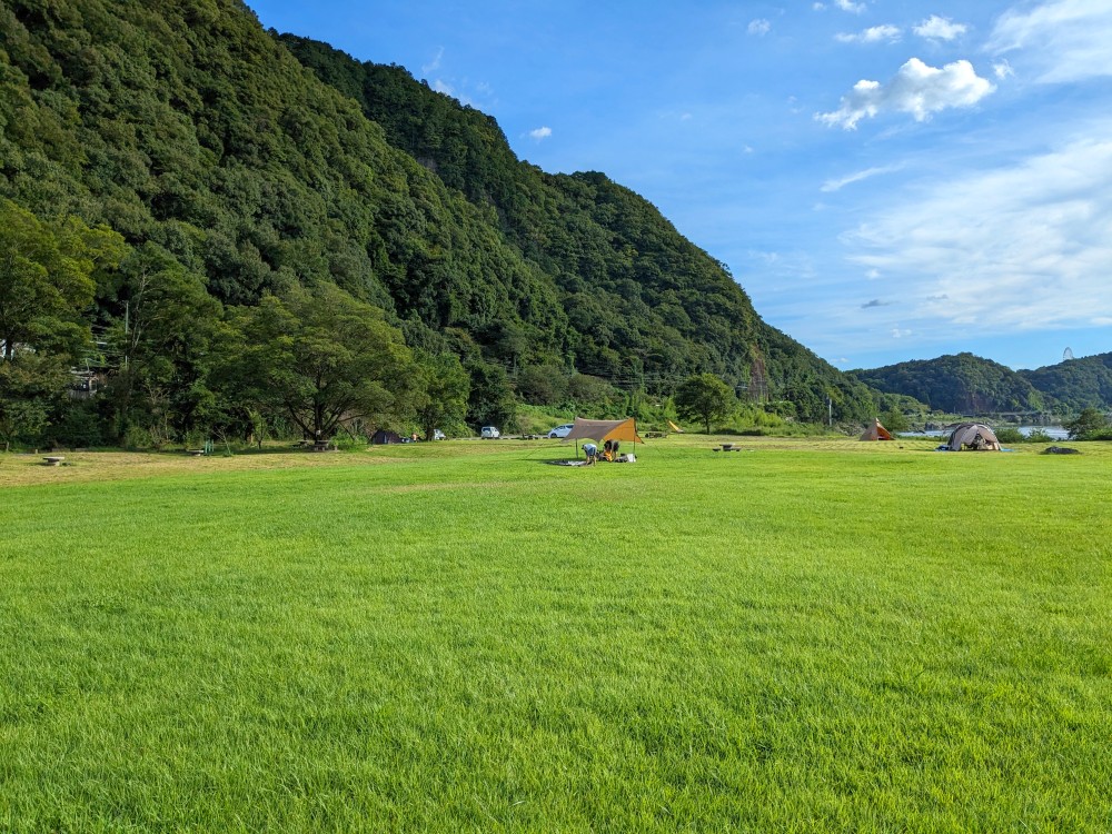 桃太郎公園キャンプ場(栗栖園地)のテントサイト