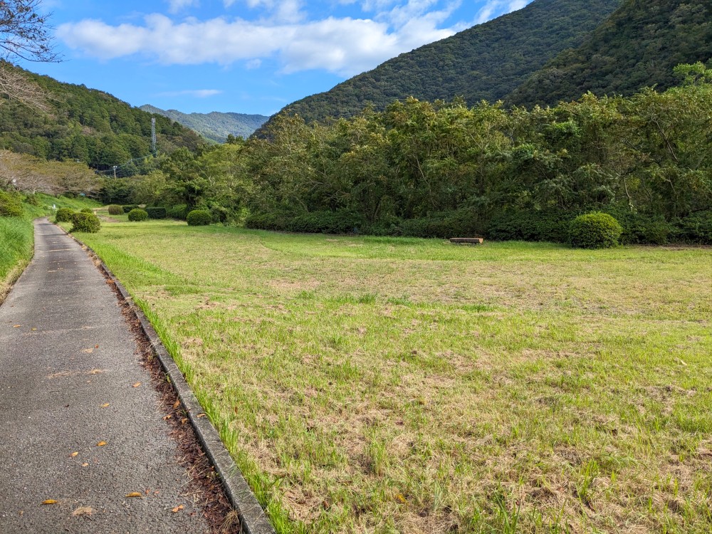 宮川内ダム公園キャンプ場の奥側フリーサイト