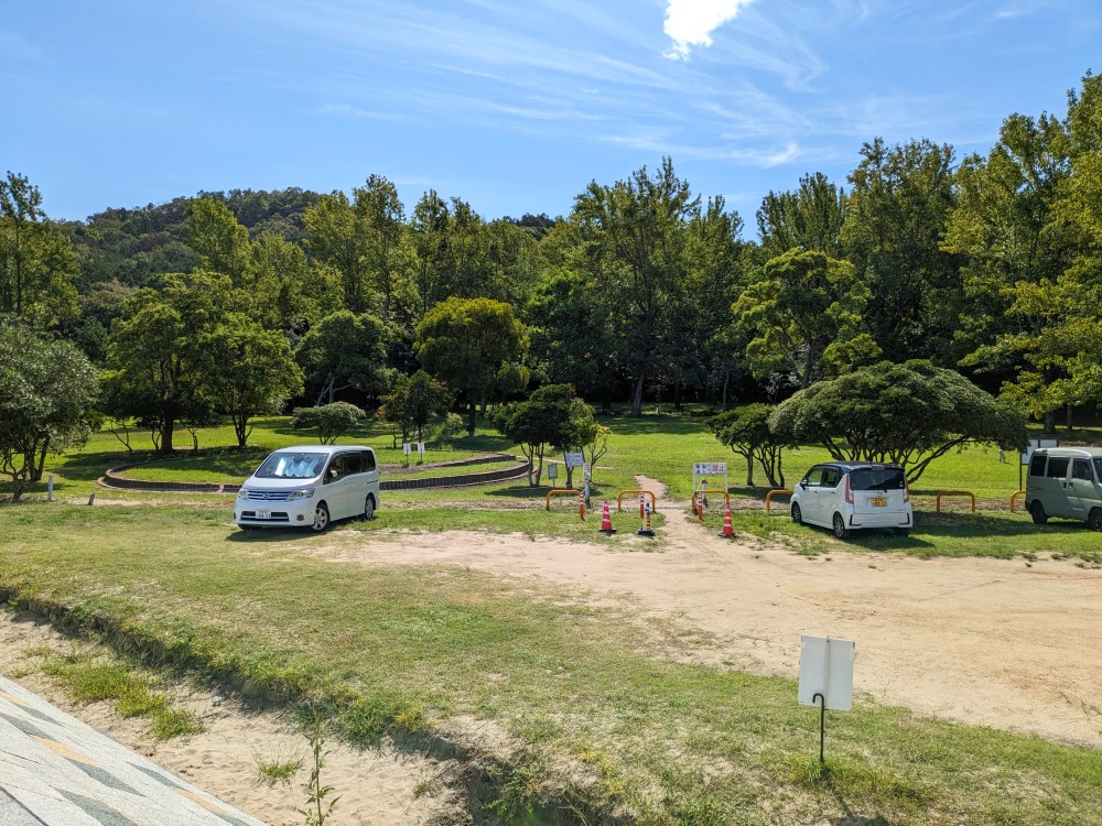 田の浦野営場の駐車場