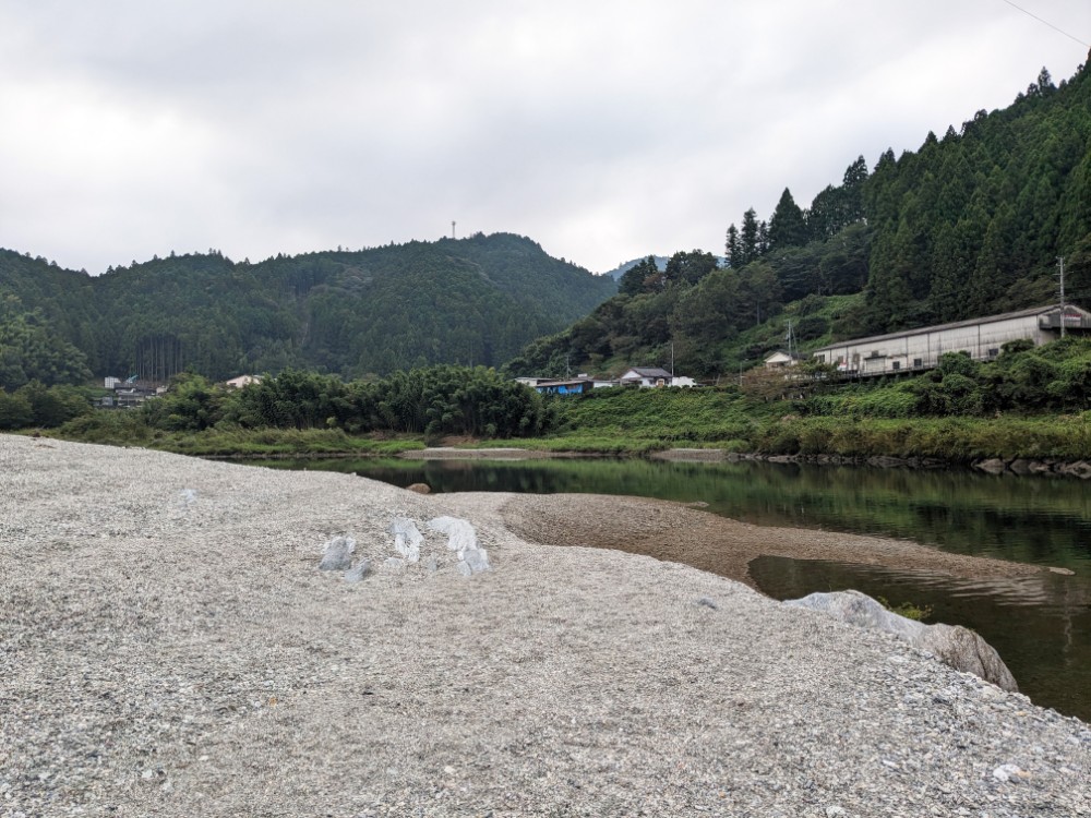 帰全山公園キャンプ場(高知県本山町)の河原サイト