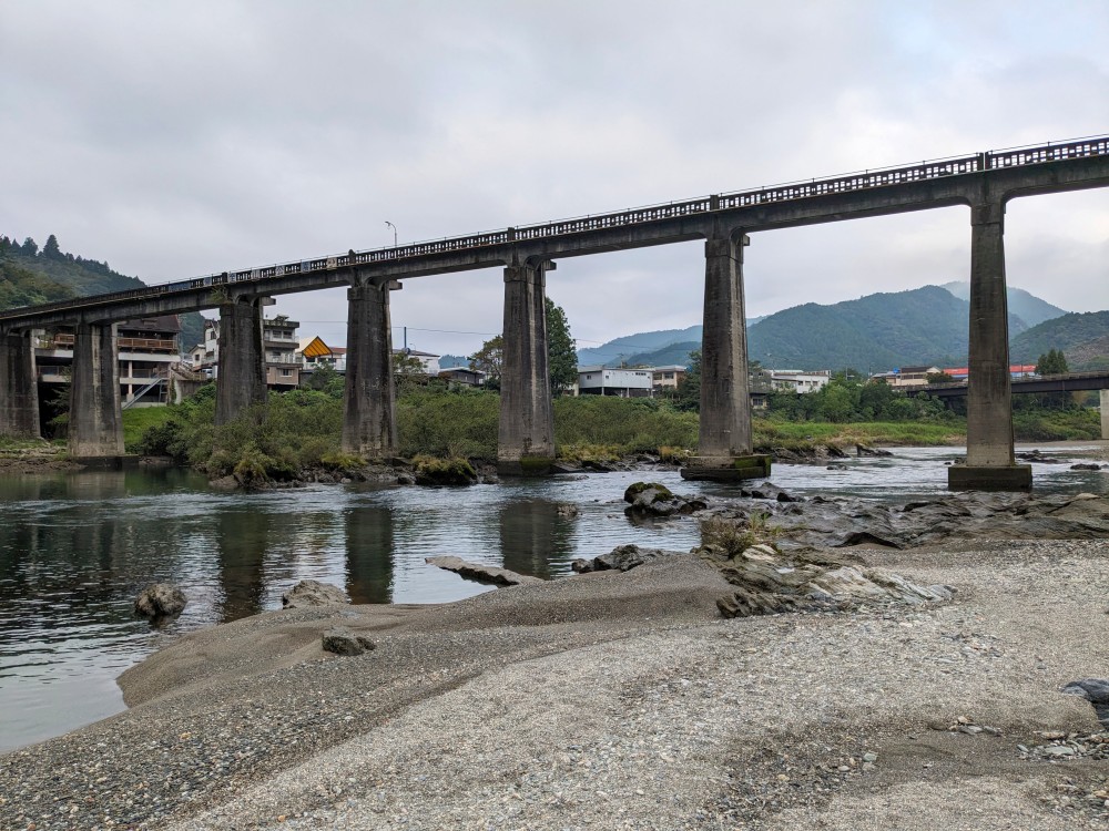 帰全山公園キャンプ場の前の吉野川