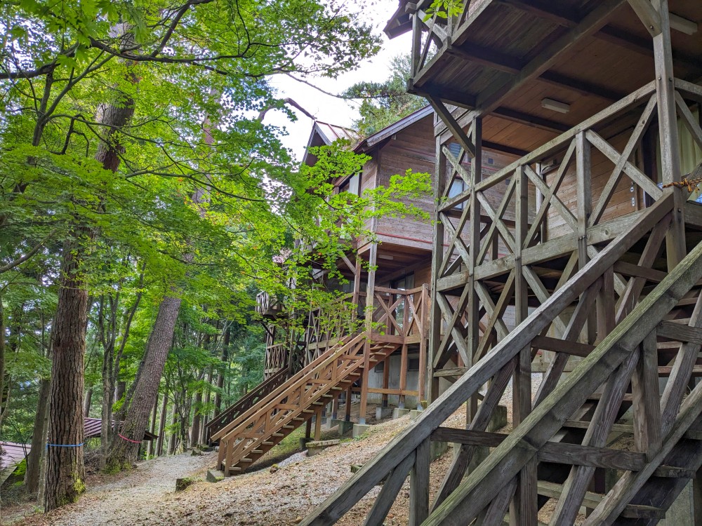 大川山キャンプ場のバンガロー