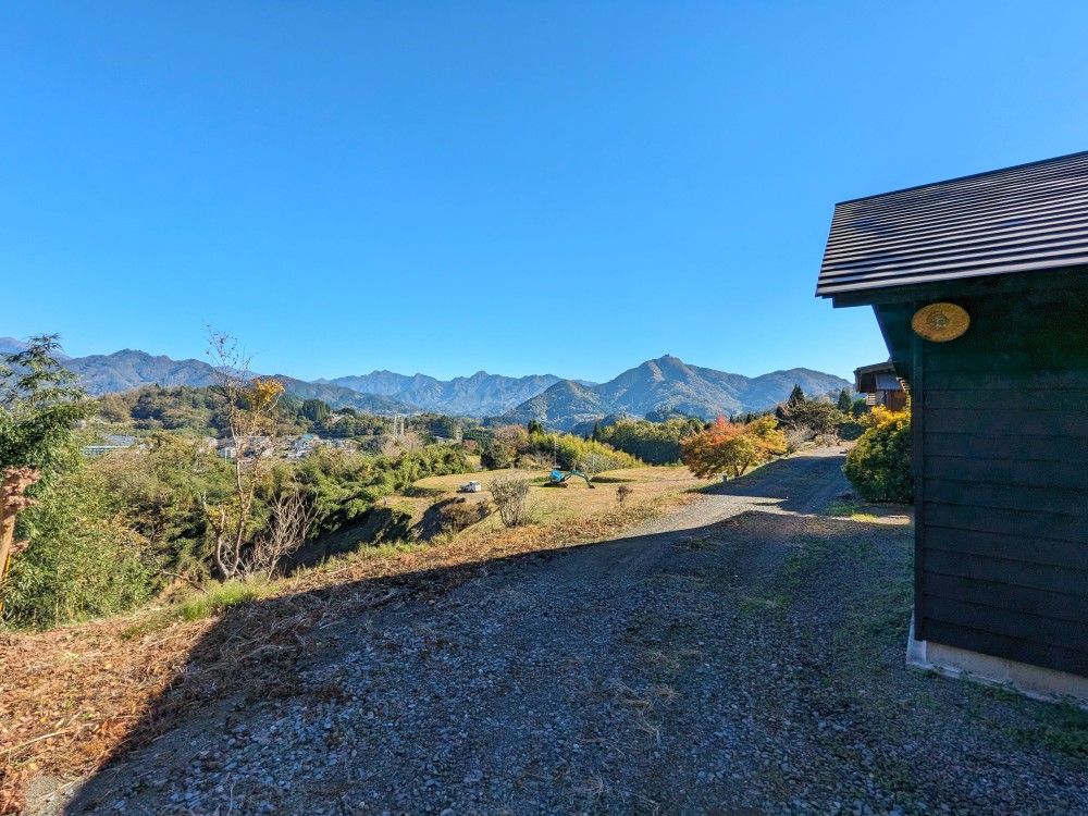 仲山城跡キャンプ場のバンガローからの眺望