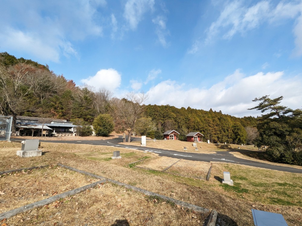 たけべの森公園オートキャンプ場(岡山県岡山市)のオート区画サイト