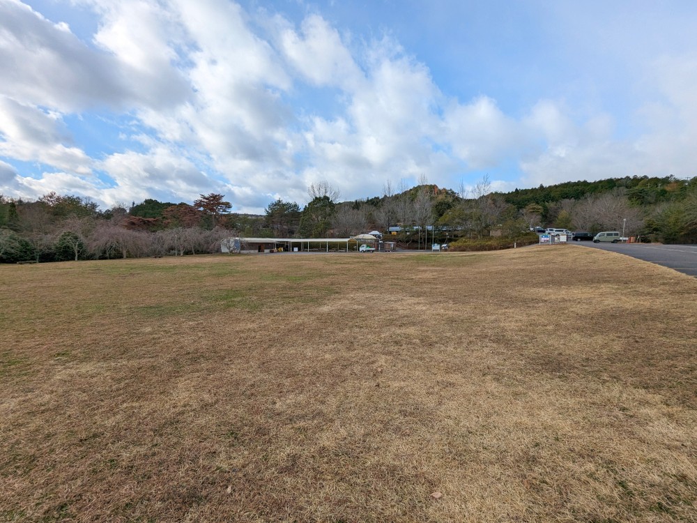 たけべの森公園オートキャンプ場のフリーサイト