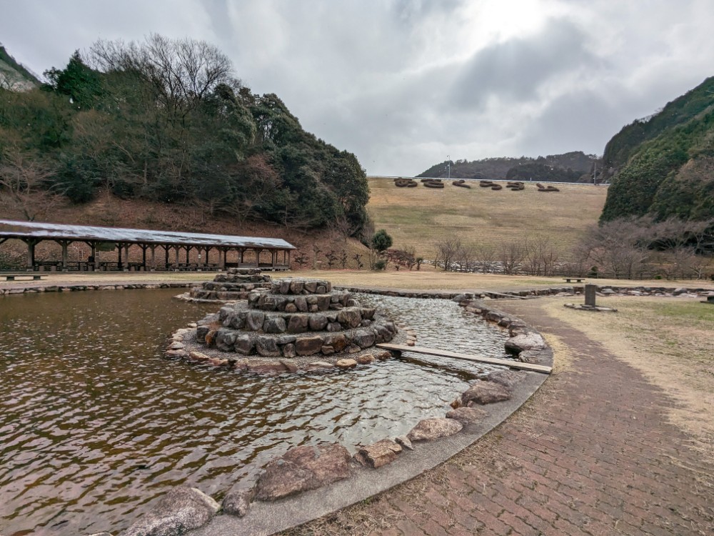 朝倉ダム湖畔緑水公園(愛媛県今治市)の池