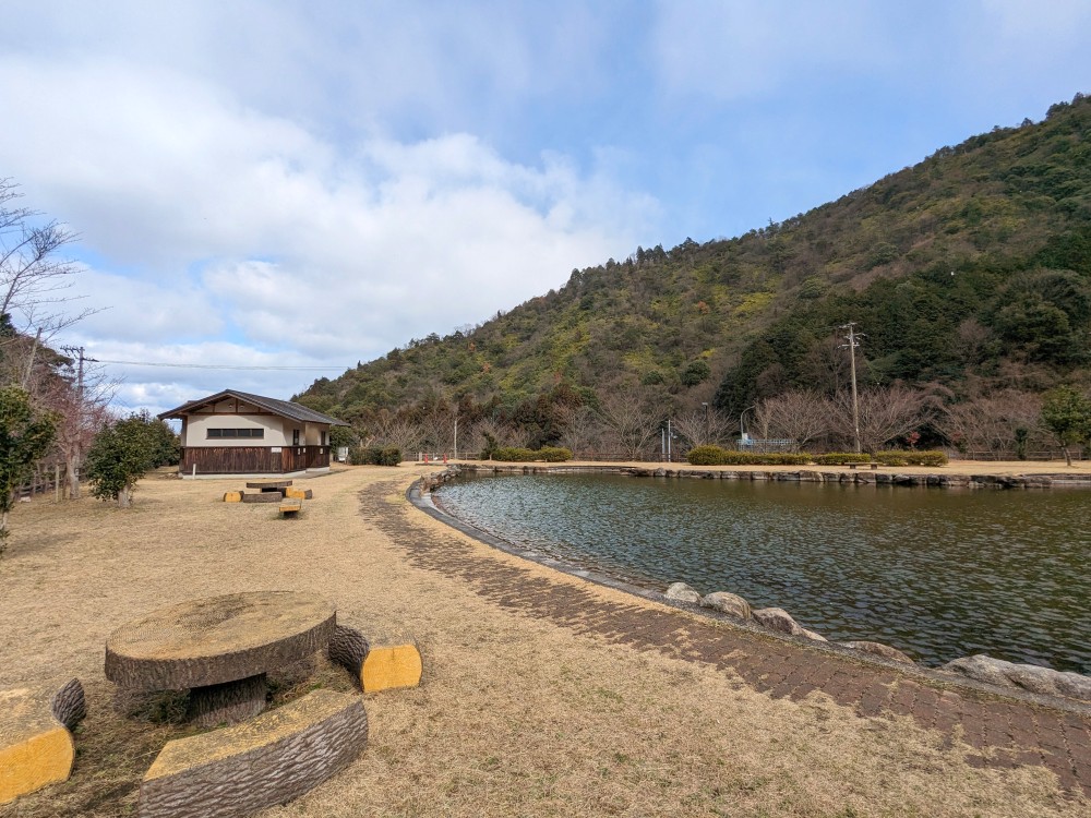 朝倉ダム湖畔緑水公園のフリーサイト