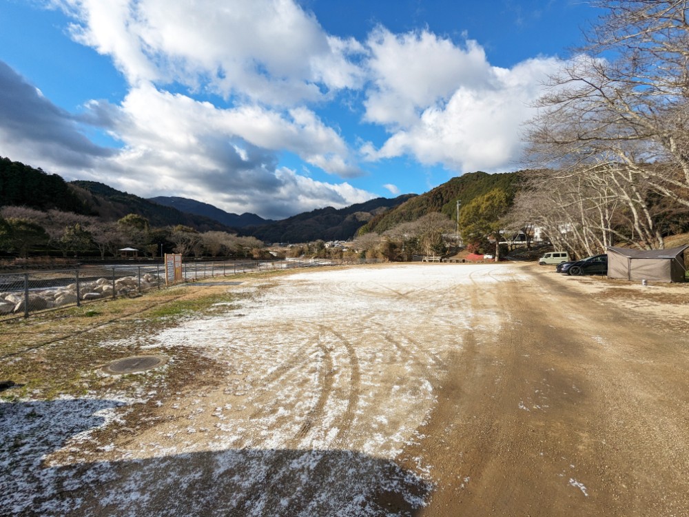 龍岡キャンプ場(愛媛県今治市)の入口側フリーサイト