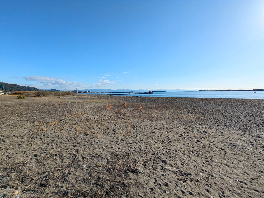 種崎千松公園キャンプ場前の海岸