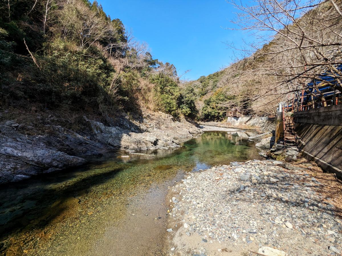 塩之瀬キャンプ場から見える川