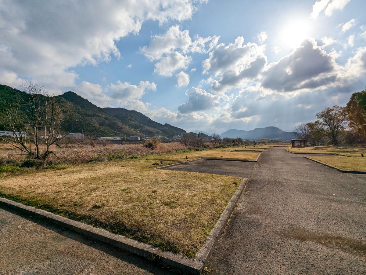 花の里河川公園キャンプ場(和歌山県有田川町)の区画テントサイト