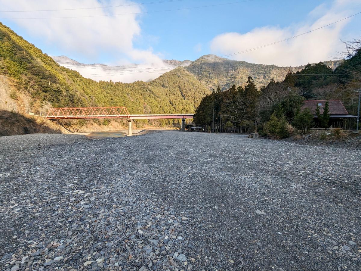 谷瀬つり橋オートキャンプ場の河原サイト