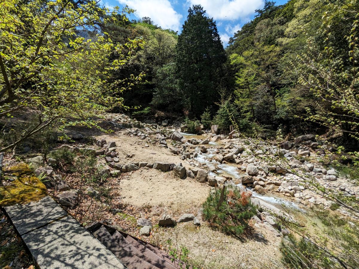 アサケヒュッテ(三重県菰野町)の区画サイト