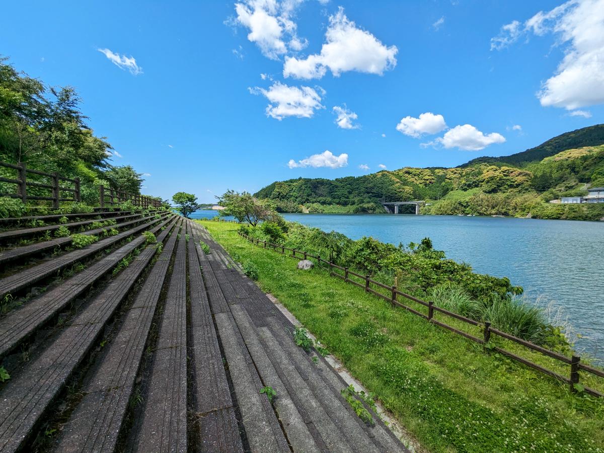 竜門ダム 風の広場キャンプ場(熊本県菊池市)の前のダム