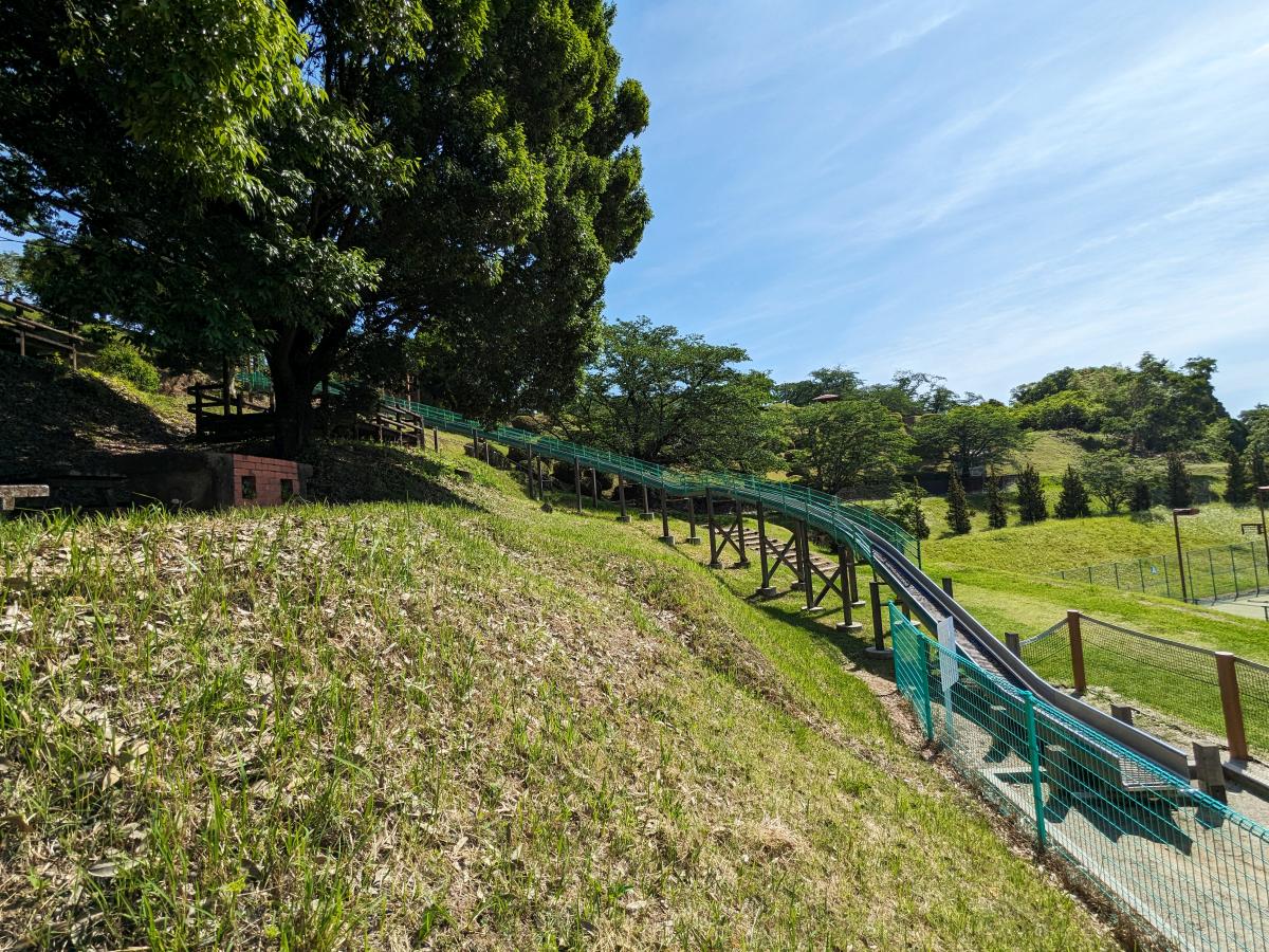 一本松農村公園キャンプ場のローラーすべり台