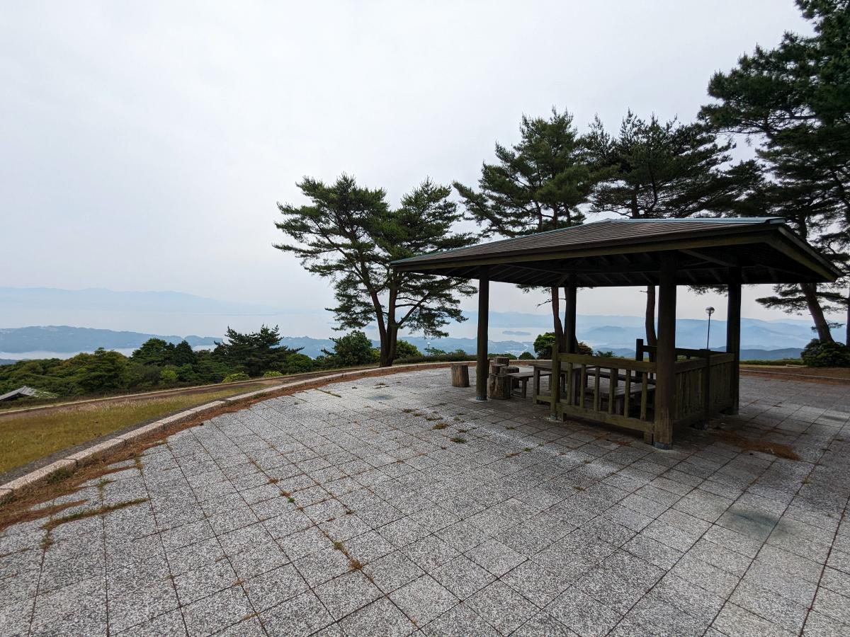 琴海赤水公園キャンプ場の東屋