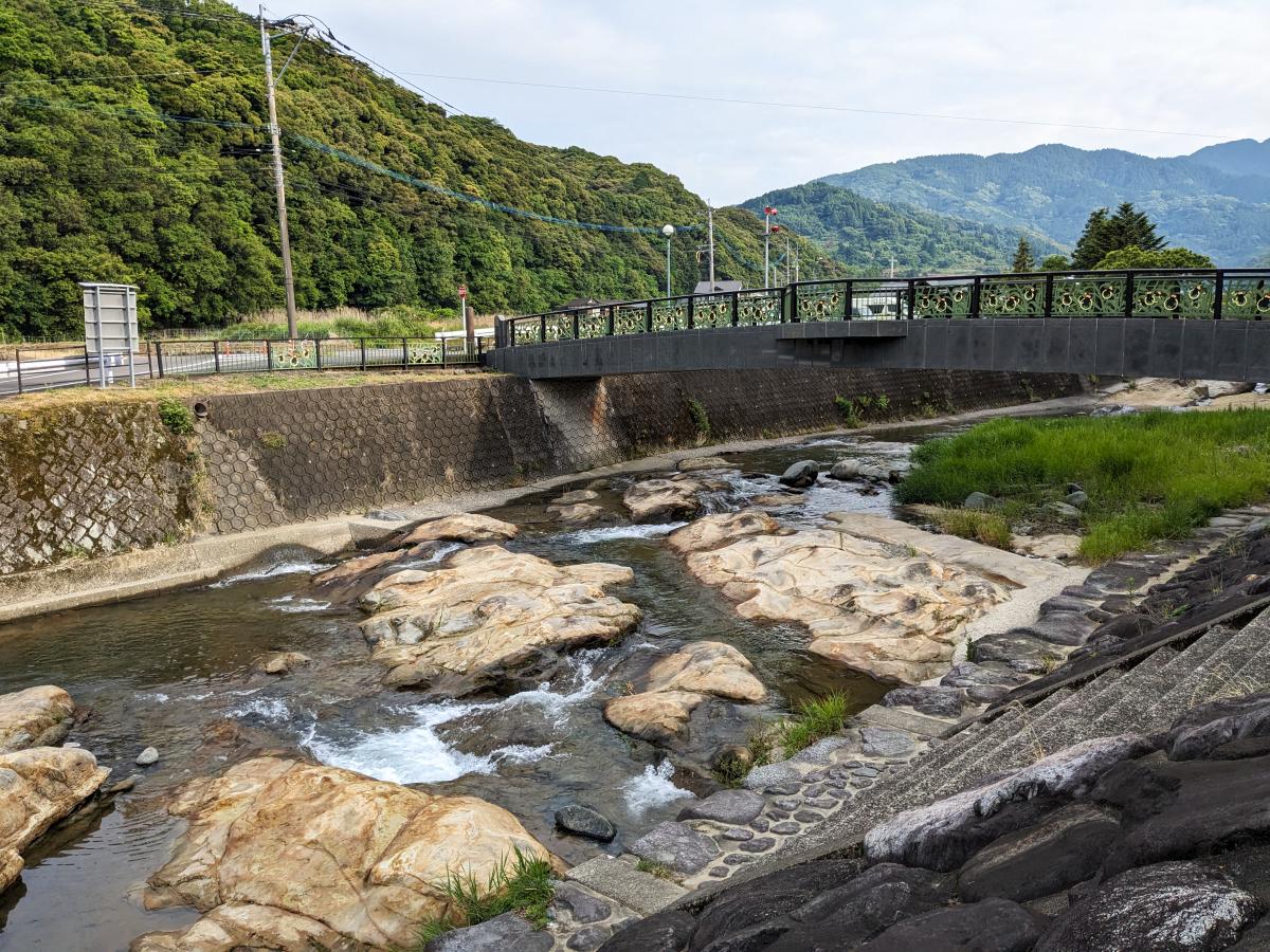 今出川ふるさと公園の広場