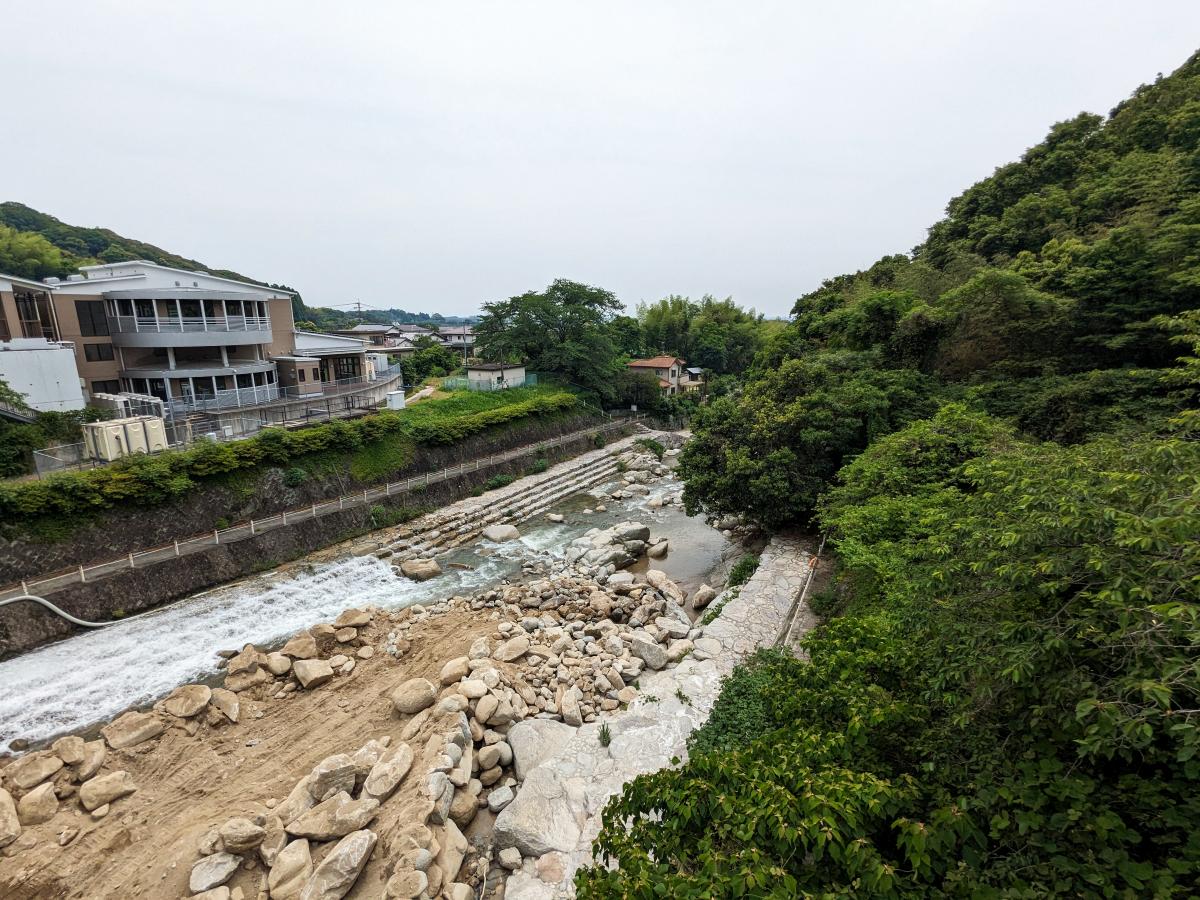 仁比山公園キャンプ村の前を流れる城原川